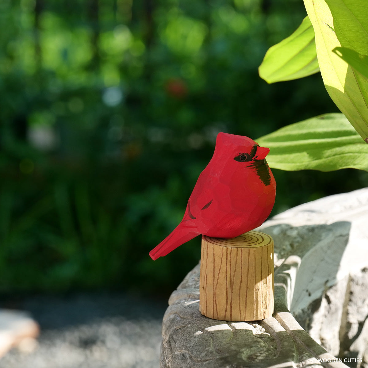 Male Cardinal + Stand – Wooden Cuties 🌱